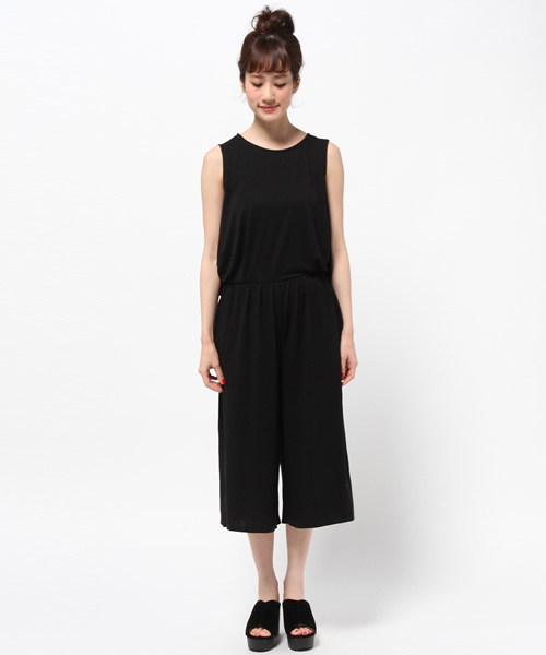 earth music&ecology（アースミュージックアンドエコロジー）の「【2016Spring】オールインワンワイドパンツ（つなぎ/オールインワン・レディース・ブラック/ネイビー・MEDIUM/SMALL）」の3枚目の写真