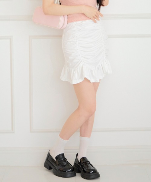 ALLuRing ChaRm(アリュリングチャーム)の「Gathered Mermaid Mini Skirt / ギャザーマーメイドミニスカート(スカート・レディース・ブラック/ホワイト・M/S)」の13枚目の写真