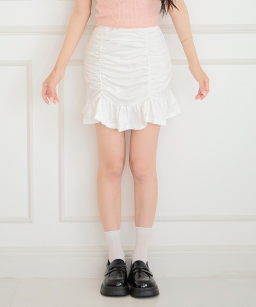 ALLuRing ChaRm(アリュリングチャーム)の「Gathered Mermaid Mini Skirt / ギャザーマーメイドミニスカート(スカート・レディース・ブラック/ホワイト・M/S)」の12枚目の写真