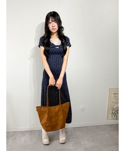 marcydorn（マーシードルン）の「小花柄 レースネック 半袖タイトロングワンピース フェミニンフィットドレス（ワンピース・レディース・ネイビー・S/M/L）」の11枚目の写真