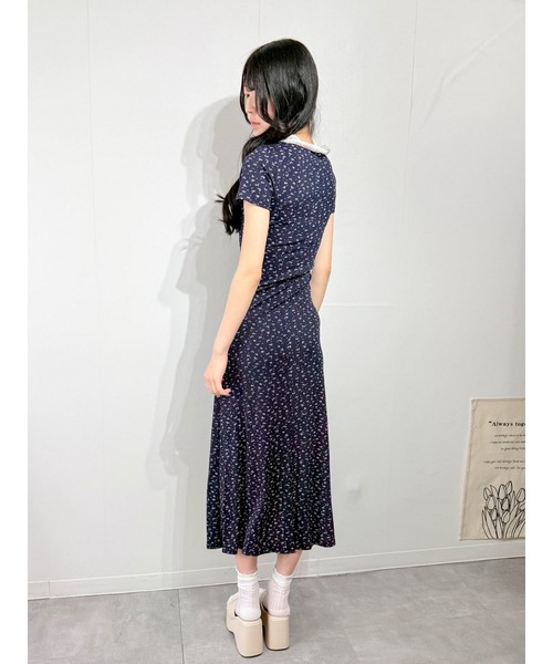 marcydorn（マーシードルン）の「小花柄 レースネック 半袖タイトロングワンピース フェミニンフィットドレス（ワンピース・レディース・ネイビー・S/M/L）」の17枚目の写真