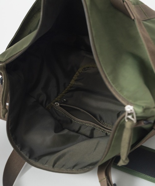 MIS(エムアイエス)の「MESH POCKET TOTE BAG(トートバッグ・メンズ・ブラック/オリーブ・ONESIZE)」の10枚目の写真