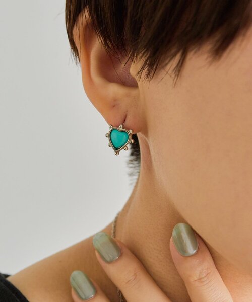 ear PAPILLONNER(イアパピヨネ)の「ターコイズハートストーンピアス(ピアス(両耳用)・レディース・ブルー系その他・FREE)」の1枚目の写真