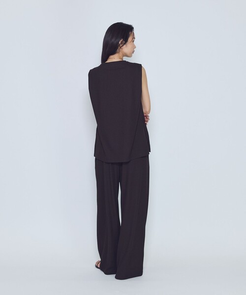 1er Arrondissement(プルミエアロンディスモン)の「クリアーリブショルダータックノースリーブトップス(Tシャツ/カットソー・レディース・ブラック系その他3/ブラウン系その他5・FREE)」の9枚目の写真