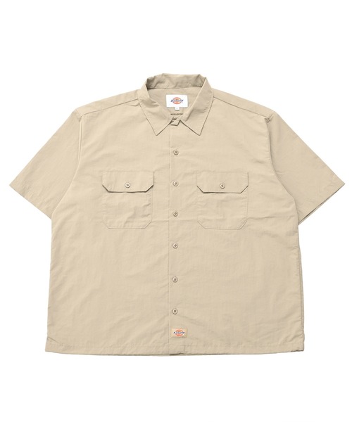 Dickies(ディッキーズ)の「【Dickies】S/S Work Shirts / ディッキーズ 半袖 ワークシャツ(シャツ/ブラウス・メンズ・ベージュ/ブラック・S/L/XL/M)」の2枚目の写真