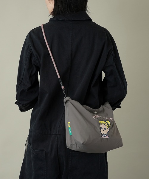 OSAMU GOODS(オサムグッズ)の「【unify × OSAMU GOODS(オサムグッズ)】軽撥水 ショルダーバッグ ハンドバッグ OTNS-02(ショルダーバッグ・レディース・グレー/ネイビー/ブルーグリーン/キャメル/レッド/アイボリー・ONE SIZE)」の9枚目の写真