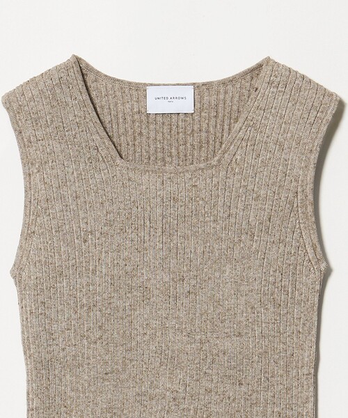 UNITED ARROWS(ユナイテッドアローズ)の「ノースリーブ カラー ニット ‐ウォッシャブル‐(タンクトップ・レディース・ケリーグリーン/ブラウン系・FREE)」の6枚目の写真
