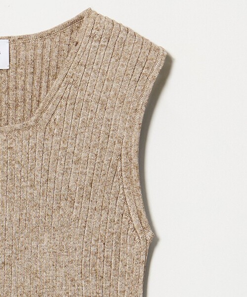 UNITED ARROWS(ユナイテッドアローズ)の「ノースリーブ カラー ニット ‐ウォッシャブル‐(タンクトップ・レディース・ケリーグリーン/ブラウン系・FREE)」の20枚目の写真