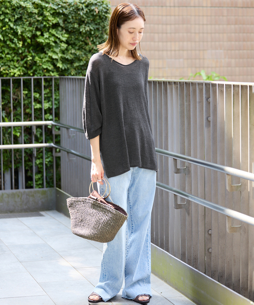 SLOBE IENA(スローブイエナ)の「《追加》畔オーバープルオーバー(ニット/セーター・レディース・ベージュ/チャコールグレー・FREE)」の3枚目の写真