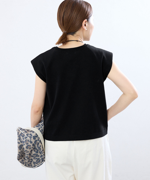 IENA（イエナ）の「《手洗い可能》パワーショルダースリーブレスニット（ニット/セーター・レディース・ブラック/チャコールグレー・FREE）」の7枚目の写真