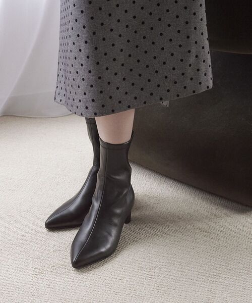 YECCA VECCA(イェッカヴェッカ)の「ストレッチミドルブーツ(ブーツ・レディース・ブラウン/ブラック・24.5cm/23.5cm/22.5cm)」の4枚目の写真