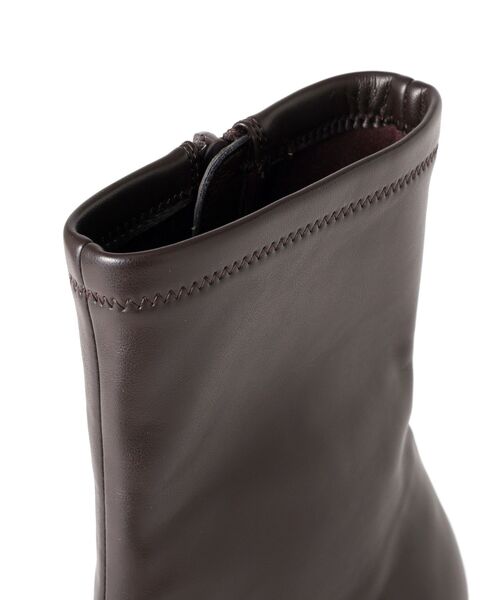 YECCA VECCA(イェッカヴェッカ)の「ストレッチミドルブーツ(ブーツ・レディース・ブラウン/ブラック・24.5cm/23.5cm/22.5cm)」の18枚目の写真