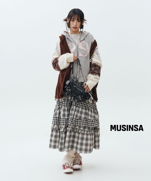 DEINET（ダイニット）の「STUD POCKET BAG IN BLACK（ショルダーバッグ・レディース・その他・FREE）」の12枚目の写真