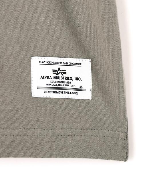 Alpha Industries(アルファインダストリーズ)の「Alpha Industries/アルファ インダストリーズ/ESSENTIAL RELAXED FIT TEE (DESTINATION)/エッセンシャル リラックスフィットTシャツ デスティネーション(Tシャツ/カットソー・メンズ・ホワイト/グレー・S/M/L/XL)」の6枚目の写真