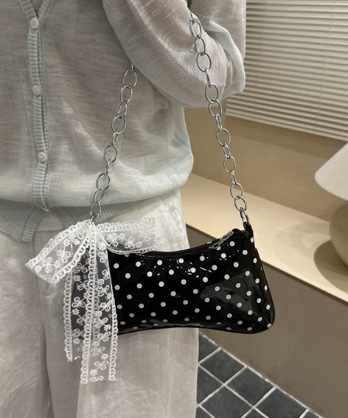 mebole(メボレ)の「dot chain shoulder bag(ショルダーバッグ・レディース・ホワイト/ブラック/レッド・FREE)」の1枚目の写真