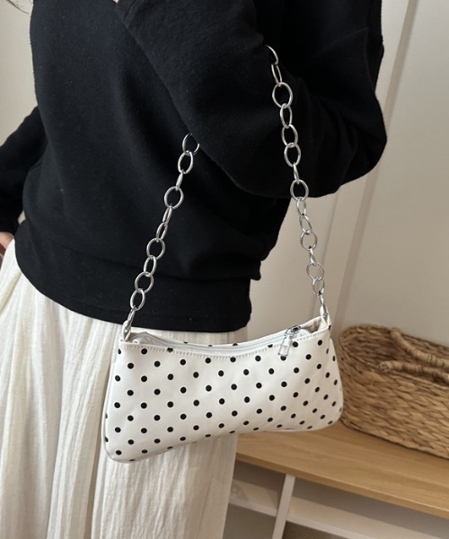 mebole(メボレ)の「dot chain shoulder bag(ショルダーバッグ・レディース・ホワイト/ブラック/レッド・FREE)」の8枚目の写真