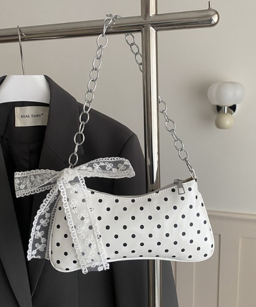 mebole(メボレ)の「dot chain shoulder bag(ショルダーバッグ・レディース・ホワイト/ブラック/レッド・FREE)」の10枚目の写真