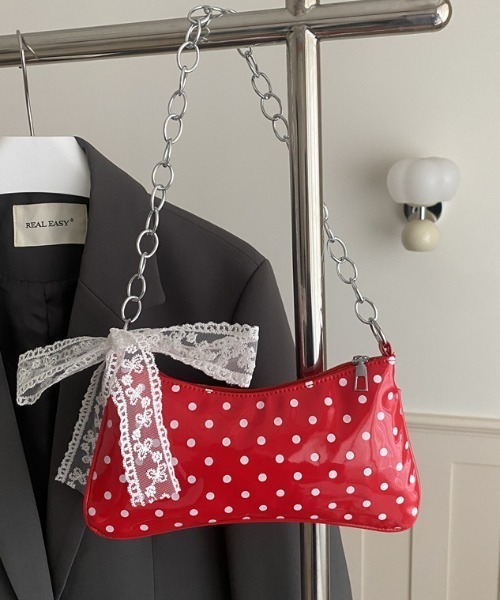 mebole(メボレ)の「dot chain shoulder bag(ショルダーバッグ・レディース・ホワイト/ブラック/レッド・FREE)」の6枚目の写真