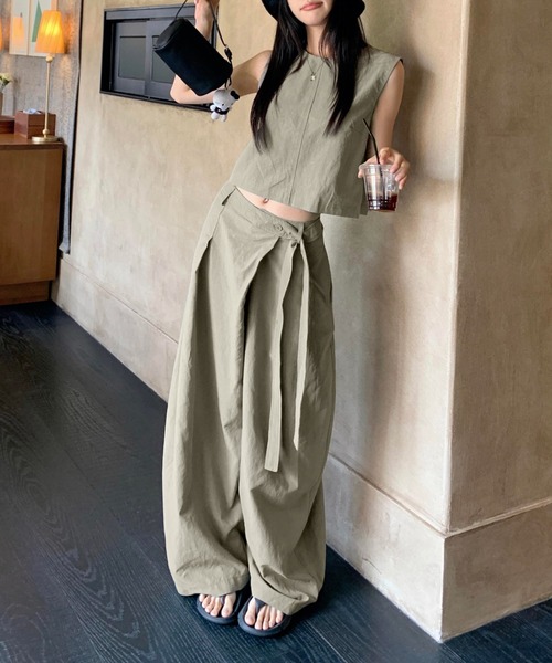 FAVORITO(ファヴォリート)の「ノースリーブトップスワイドパンツセットアップ(セットアップ・レディース・カーキ・L/M/S)」の5枚目の写真