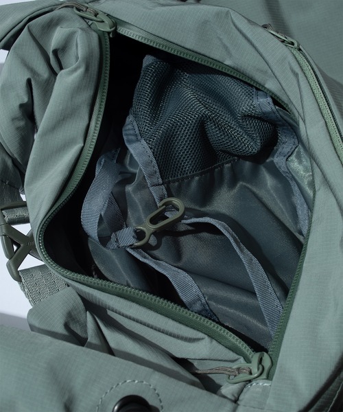 F/CE. （エフシーイー）の「F/CE. TEXNIC ROLL TOP SHOULDER / エフシーイー テックスニック ロールトップ ショルダー（ショルダーバッグ・メンズ・ブラック・FREE）」の12枚目の写真