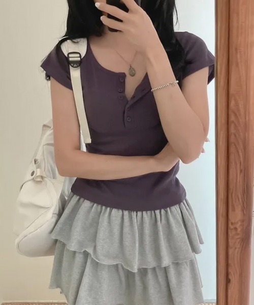 LOENNE(ロエヌ)の「Button Henley Slim Tee / ボタンヘンリースリムTシャツ(Tシャツ/カットソー・レディース・グレー/アイボリー/ネイビー/パープル/ブラック・FREE)」の22枚目の写真