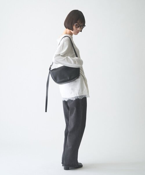 CIAOPANIC TYPY(チャオパニックティピー)の「∴【前後2WAY】ヘンリーネックサテンレースドッキングシアースラブTee(Tシャツ/カットソー・レディース・オフホワイト/ブラウン/ブラック・ONE SIZE)」の4枚目の写真