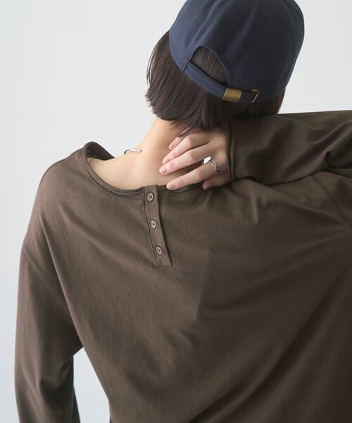 CIAOPANIC TYPY(チャオパニックティピー)の「∴【前後2WAY】ヘンリーネックサテンレースドッキングシアースラブTee(Tシャツ/カットソー・レディース・オフホワイト/ブラウン/ブラック・ONE SIZE)」の19枚目の写真