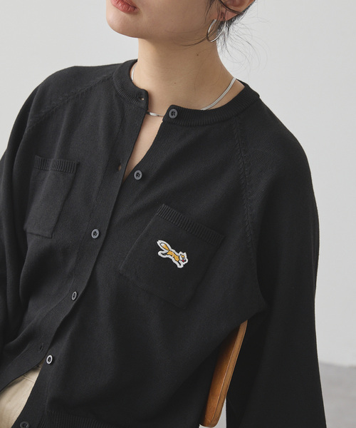 PENNEYS(ぺニーズ)の「PENNEYS/ペニーズ 別注 THE FOX ワンポイント刺繍 ハイゲージ クルーネックカーディガン(カーディガン/ボレロ・レディース・チャコールグレー/レッド/ネイビー/アイボリー/杢グレー/ダークブラウン/ブラック・L/M)」の17枚目の写真
