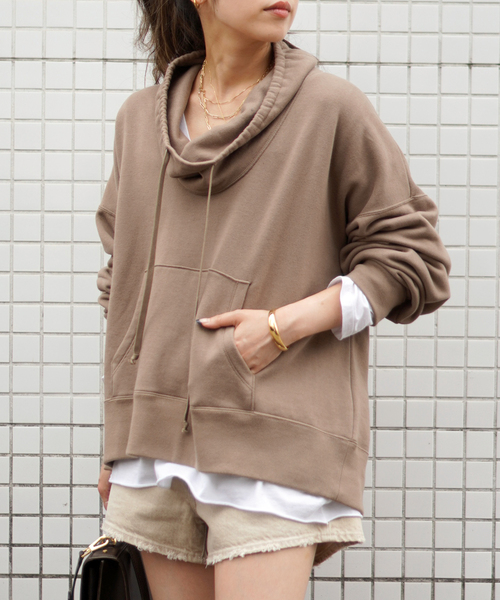 AP STUDIO(エーピーストゥディオ)の「Wool mix loose-neck sweat(Tシャツ/カットソー・レディース・ベージュ/スミクロ・FREE)」の2枚目の写真