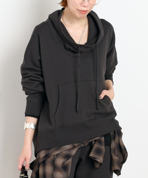 AP STUDIO(エーピーストゥディオ)の「Wool mix loose-neck sweat(Tシャツ/カットソー・レディース・ベージュ/スミクロ・FREE)」の1枚目の写真