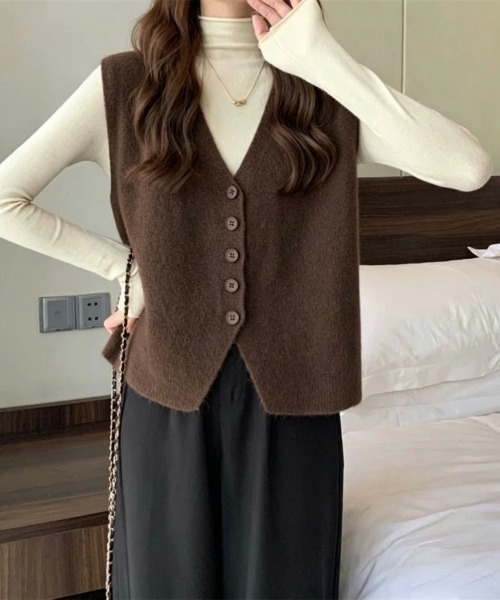 Beststore(ベストストア)の「ニットベスト レディース Vネック 前開き レトロ 韓国 秋冬 トップス(ベスト・レディース・オレンジ/カーキ/ダークブラウン/キャメル/アイボリー・FREE)」の7枚目の写真
