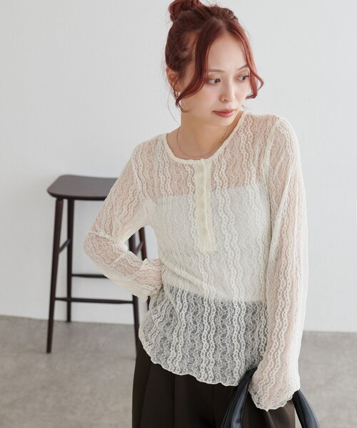 DISCOAT(ディスコート)の「【WEB限定】レースラメシアーヘンリーネックトップス(Tシャツ/カットソー・レディース・ホワイト/ブラック/ブラウン・FREE)」の6枚目の写真