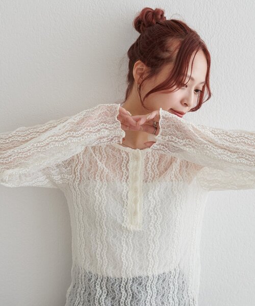 DISCOAT(ディスコート)の「【WEB限定】レースラメシアーヘンリーネックトップス(Tシャツ/カットソー・レディース・ホワイト/ブラック/ブラウン・FREE)」の7枚目の写真