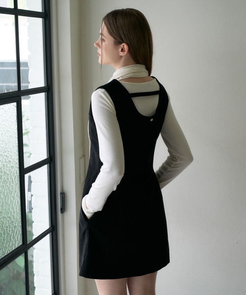 DEHEVE（デヘヴェ）の「Essential Mini Dress [Black]（ワンピース・レディース・ブラック・OS）」の4枚目の写真