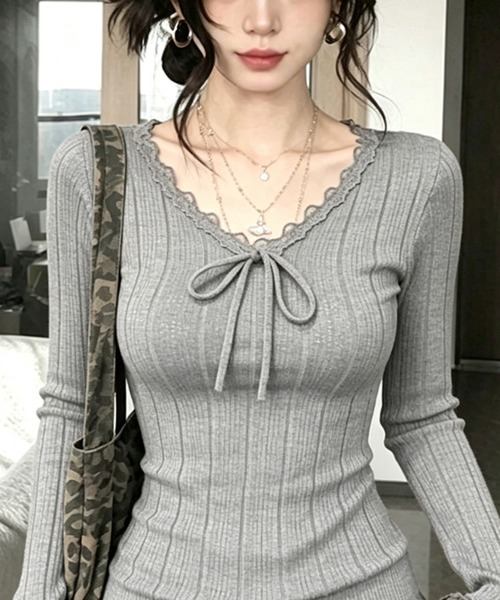LUCPY(ラクピー)の「レースフリルリボンVネックリブニットプルオーバー(ニット/セーター・レディース・ブラウン/グレー/ホワイト/アイボリー/ブラック・FREE)」の4枚目の写真