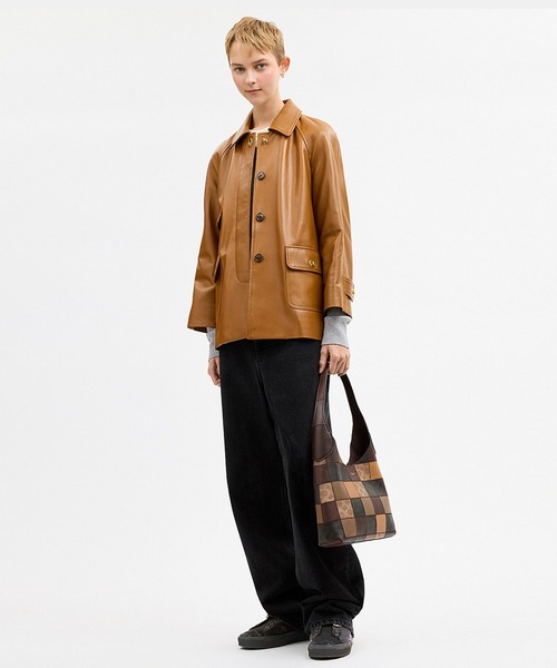 Coachtopia（コーチトピア）の「オルター/エゴ スモール スラウチー ショルダー バッグ（ショルダーバッグ・レディース・ブラウン系その他・ONE）」の2枚目の写真
