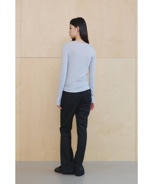KUME(クメ)の「ベーシック ウールブレンド レイヤリングトップ グレー(Tシャツ/カットソー・レディース・その他・MEDIUM/SMALL)」の3枚目の写真