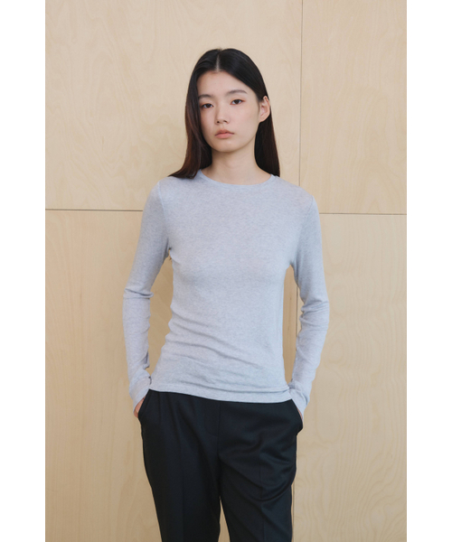 KUME(クメ)の「ベーシック ウールブレンド レイヤリングトップ グレー(Tシャツ/カットソー・レディース・その他・MEDIUM/SMALL)」の4枚目の写真