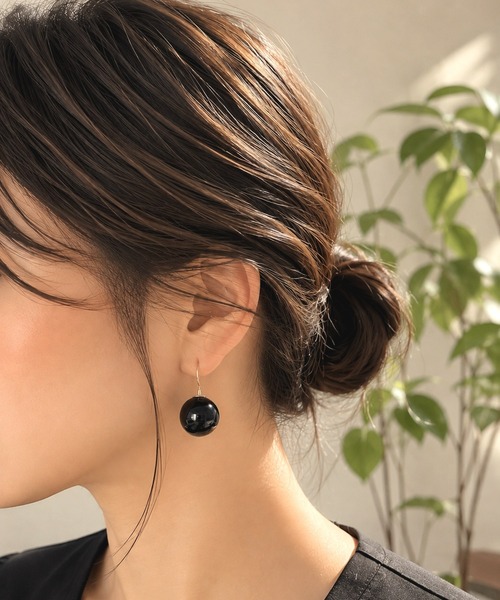 CERCA（チェルカ）の「HaRu*/天然石 大粒オニキス 14mm フックピアス / 14KGF・シルバー（ピアス（両耳用）・レディース・B/A・FREE）」の6枚目の写真