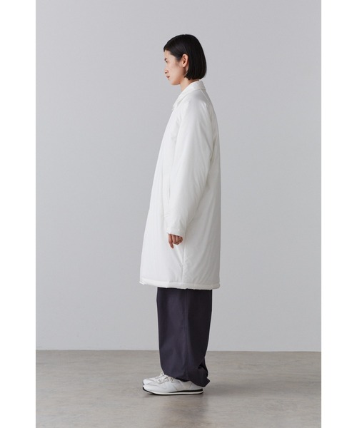 Y(ワイ)の「Y / ORGANIC COTTON / POLYESTER PADDING CO(ダウンジャケット/コート・メンズ・ホワイト/ネイビー・MEDIUM/SMALL/LARGE)」の6枚目の写真