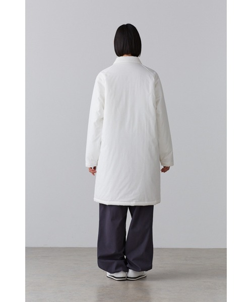 Y(ワイ)の「Y / ORGANIC COTTON / POLYESTER PADDING CO(ダウンジャケット/コート・メンズ・ホワイト/ネイビー・MEDIUM/SMALL/LARGE)」の7枚目の写真