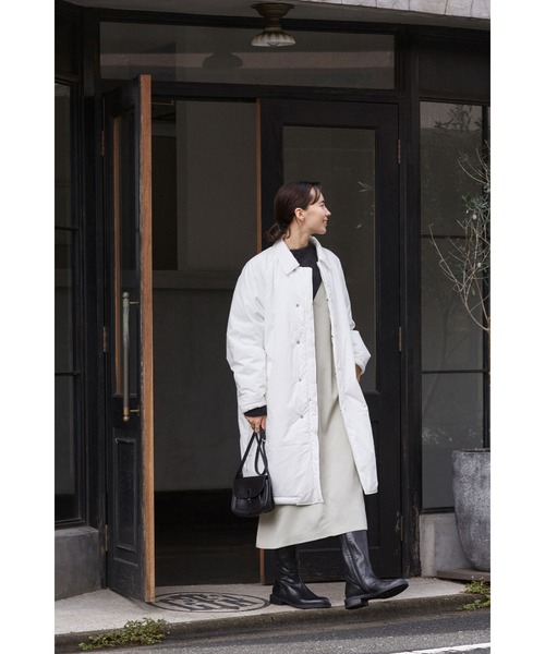 Y(ワイ)の「Y / ORGANIC COTTON / POLYESTER PADDING CO(ダウンジャケット/コート・メンズ・ホワイト/ネイビー・MEDIUM/SMALL/LARGE)」の11枚目の写真