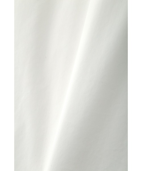 Y(ワイ)の「Y / ORGANIC COTTON / POLYESTER PADDING CO(ダウンジャケット/コート・メンズ・ホワイト/ネイビー・MEDIUM/SMALL/LARGE)」の19枚目の写真