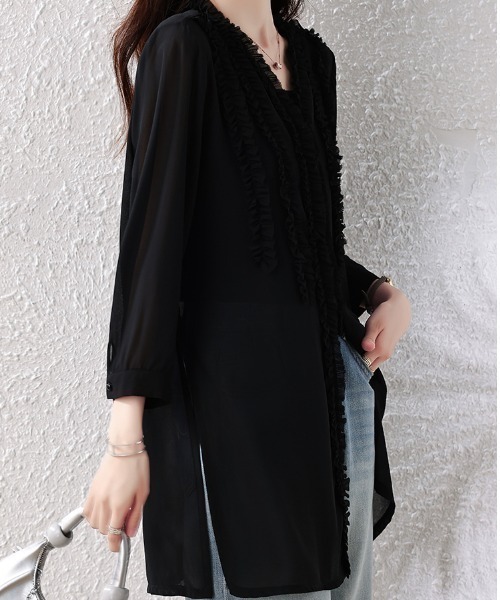 witch(ウイッチ)の「フリルシフォンブラウス(カーディガン/ボレロ・レディース・ブラック・L/XL/XXL)」の4枚目の写真