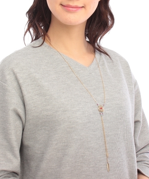 HusHusH（ハッシュアッシュ）の「フェザーラリエット風ネックレス（ネックレス・レディース・レッド/ブルー/ブラック/ブルー系1・00）」の6枚目の写真