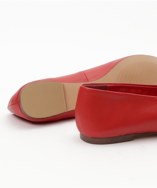 SLY（スライ）の「LEATHER FLAT PUMPS（パンプス・レディース・ベージュ/レッド/ブラック・MEDIUM/SMALL/LARGE）」の5枚目の写真