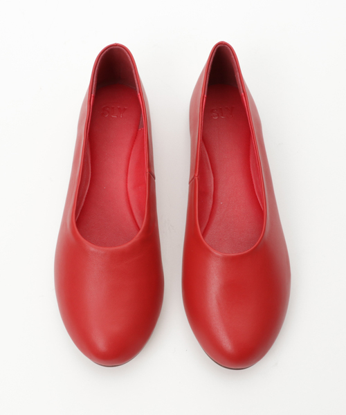 SLY（スライ）の「LEATHER FLAT PUMPS（パンプス・レディース・ベージュ/レッド/ブラック・MEDIUM/SMALL/LARGE）」の7枚目の写真