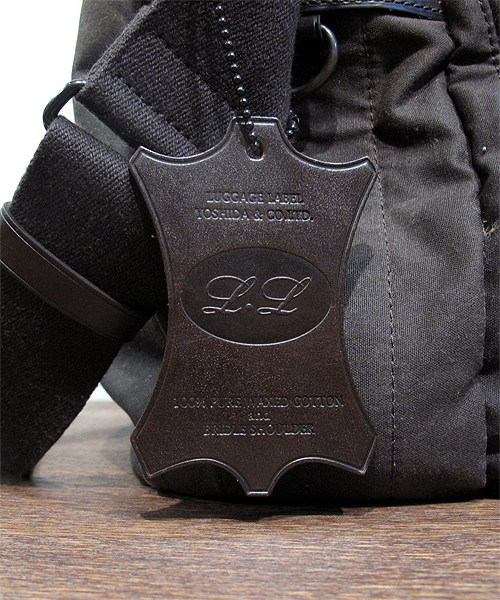 PORTER（ポーター）の「LUGGAGE LABEL PROOF SHOULDER BAG <B印 YOSHIDA SELECT>（ショルダーバッグ・メンズ・ブラウン・ONE SIZE）」の10枚目の写真
