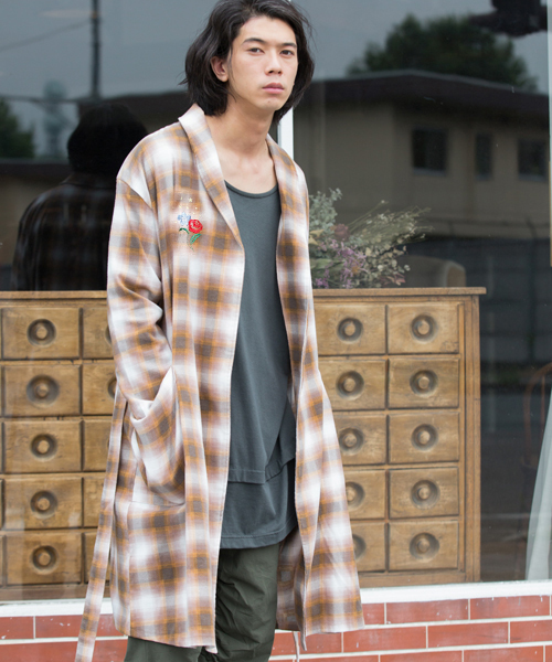 rehacer(レアセル)の「rehacer : Brushed-Check Gown Coat(シャツ/ブラウス・メンズ・ブラウン/ブルー・LARGE/SMALL/MEDIUM)」の3枚目の写真
