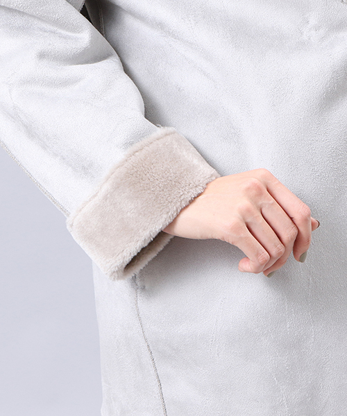 RIVE DROITE（リヴドロワ）の「抜き衿エコムートンコート（ムートンコート・レディース・ライトグレー/チャコール/ライトベージュ・ﾌﾘ-）」の11枚目の写真